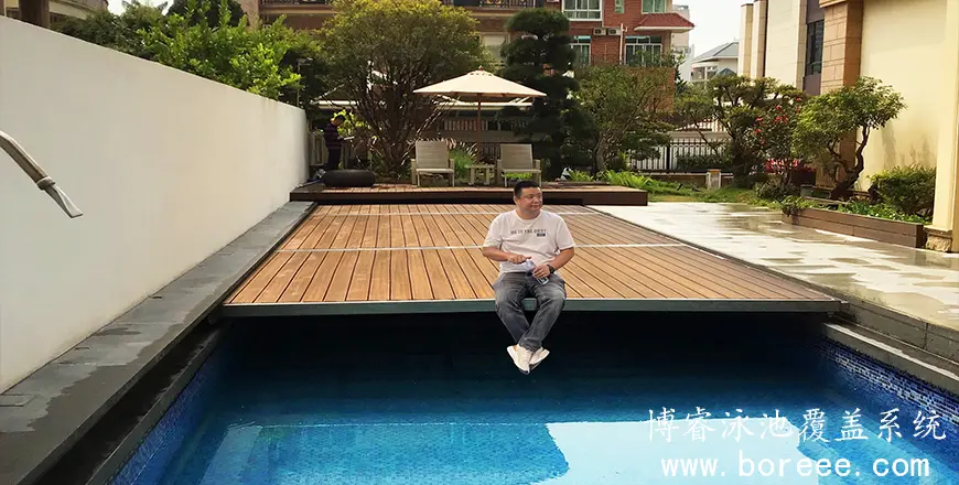电动层叠游泳池盖板